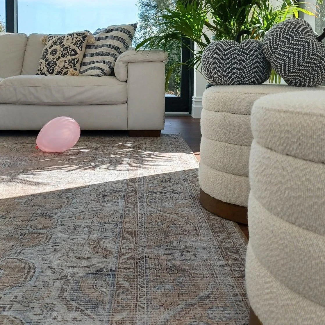 Flatwoven Washable Traditional Distressed Beige Rug - Zoe 4 Flatwoven Washable Traditional Distressed Beige Rug - Zoe - Image 2