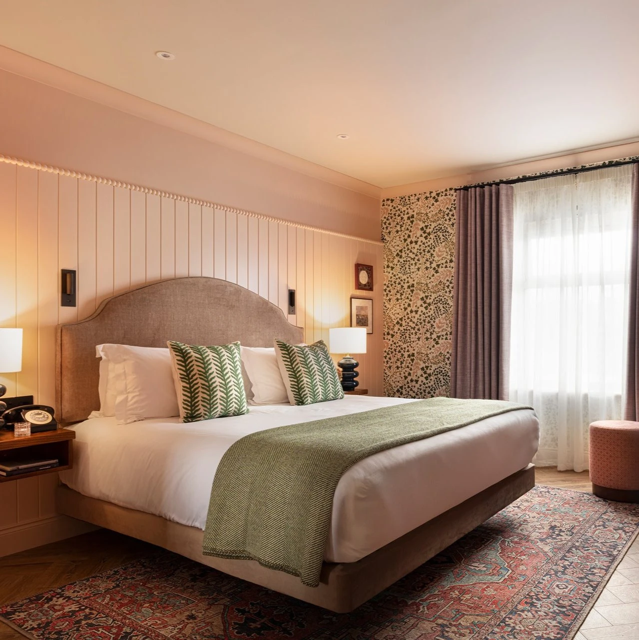 Flatwoven Washable Red Distressed Traditional Rug - Savanna 5 Flatwoven Washable Red Distressed Traditional Rug - Savanna - Image 3