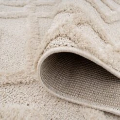 Warm White Interlocking Rug - Sade -Kukoon Rugs Store ashbee sade white 06709