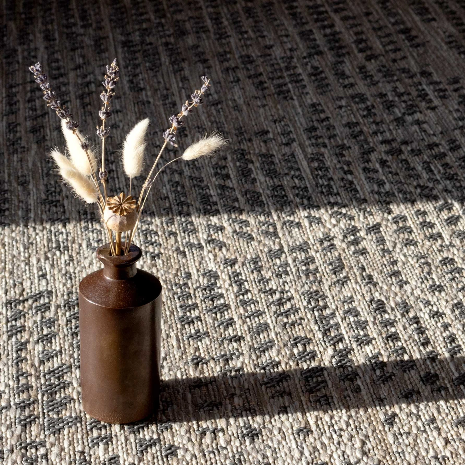 Diamond Grey Textured Flatweave Indoor Outdoor Area Rug - Pavillion 7 Diamond Grey Textured Flatweave Indoor Outdoor Area Rug - Pavillion - Image 5