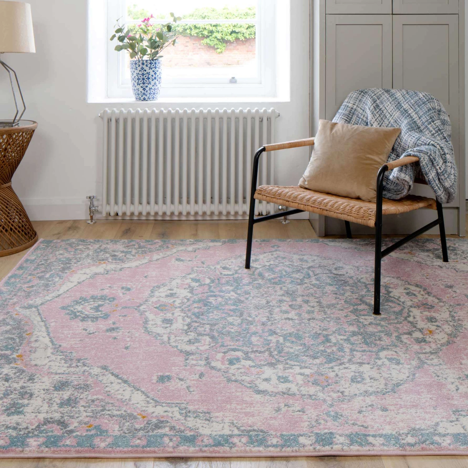 Distressed Pink Medallion Area Rug - Emelia 9 Distressed Pink Medallion Area Rug - Emelia - Image 7