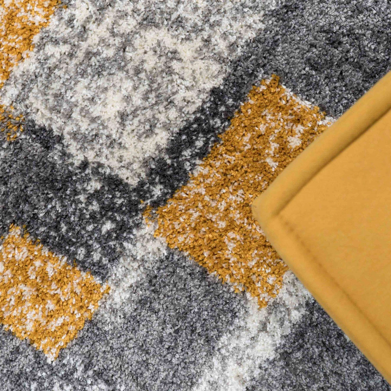 Retro Yellow Mottled Shaggy Living Room Rug 6 Retro Yellow Mottled Shaggy Living Room Rug - Image 4