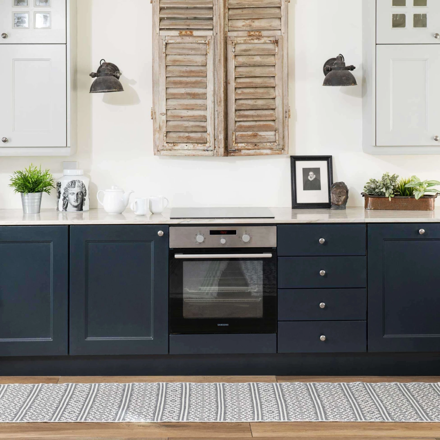 Reversible Recycled Cotton Grey Aztec Motif Rug - Sian 6 Reversible Recycled Cotton Grey Aztec Motif Rug - Sian - Image 4