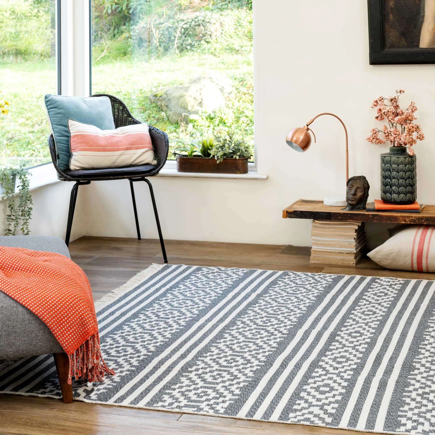 Reversible Recycled Cotton Grey Aztec Motif Rug - Sian 7 Reversible Recycled Cotton Grey Aztec Motif Rug - Sian - Image 5