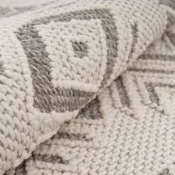 Cream Beige Motif Rug - Ryne 16 Cream Beige Motif Rug - Ryne -Kukoon Rugs Store milako ryne 02378