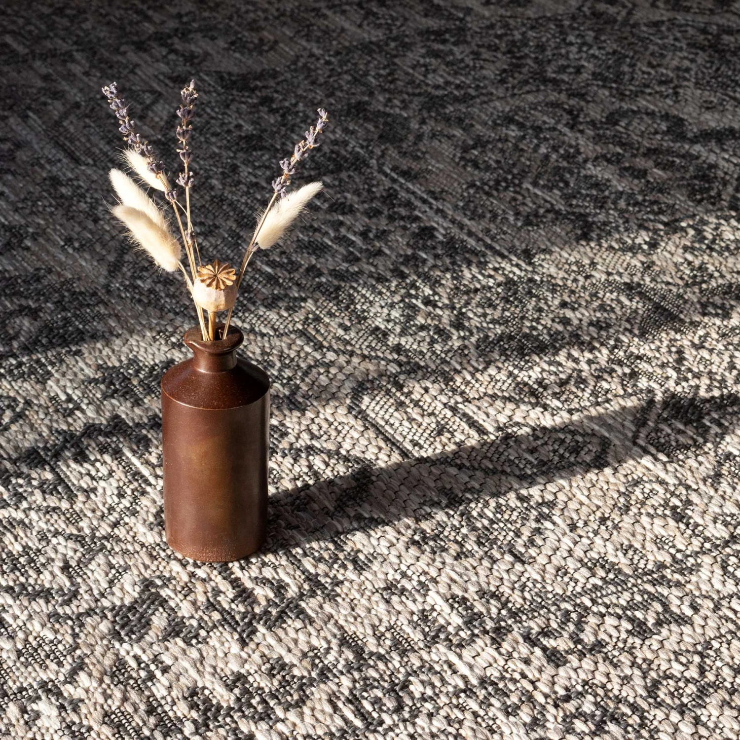 Traditional Textured Flatweave Indoor Outdoor Area Rug - Naylor 9 Traditional Textured Flatweave Indoor Outdoor Area Rug - Naylor - Image 7