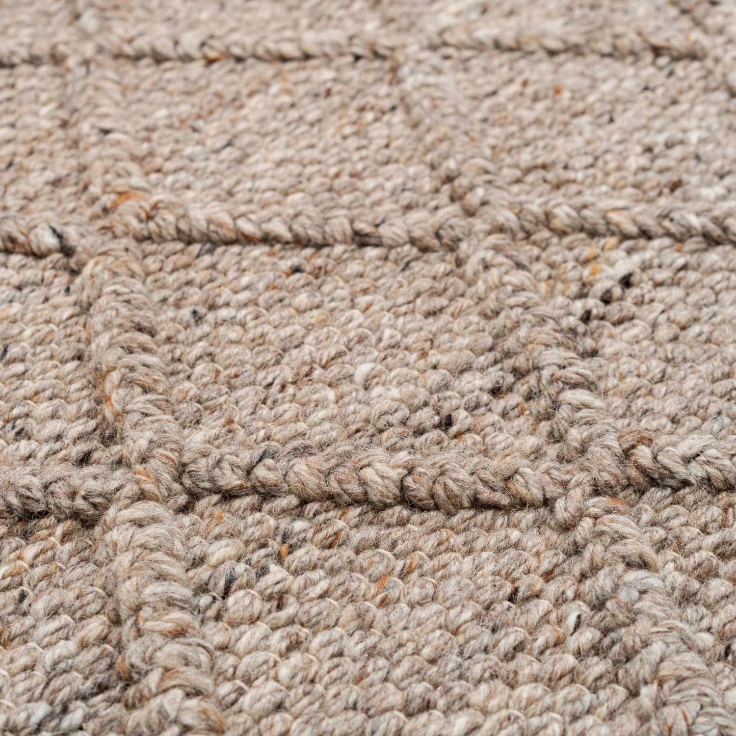Handmade Beige Trellis Wool Area Rug - Diamond 8 Handmade Beige Trellis Wool Area Rug - Diamond - Image 6